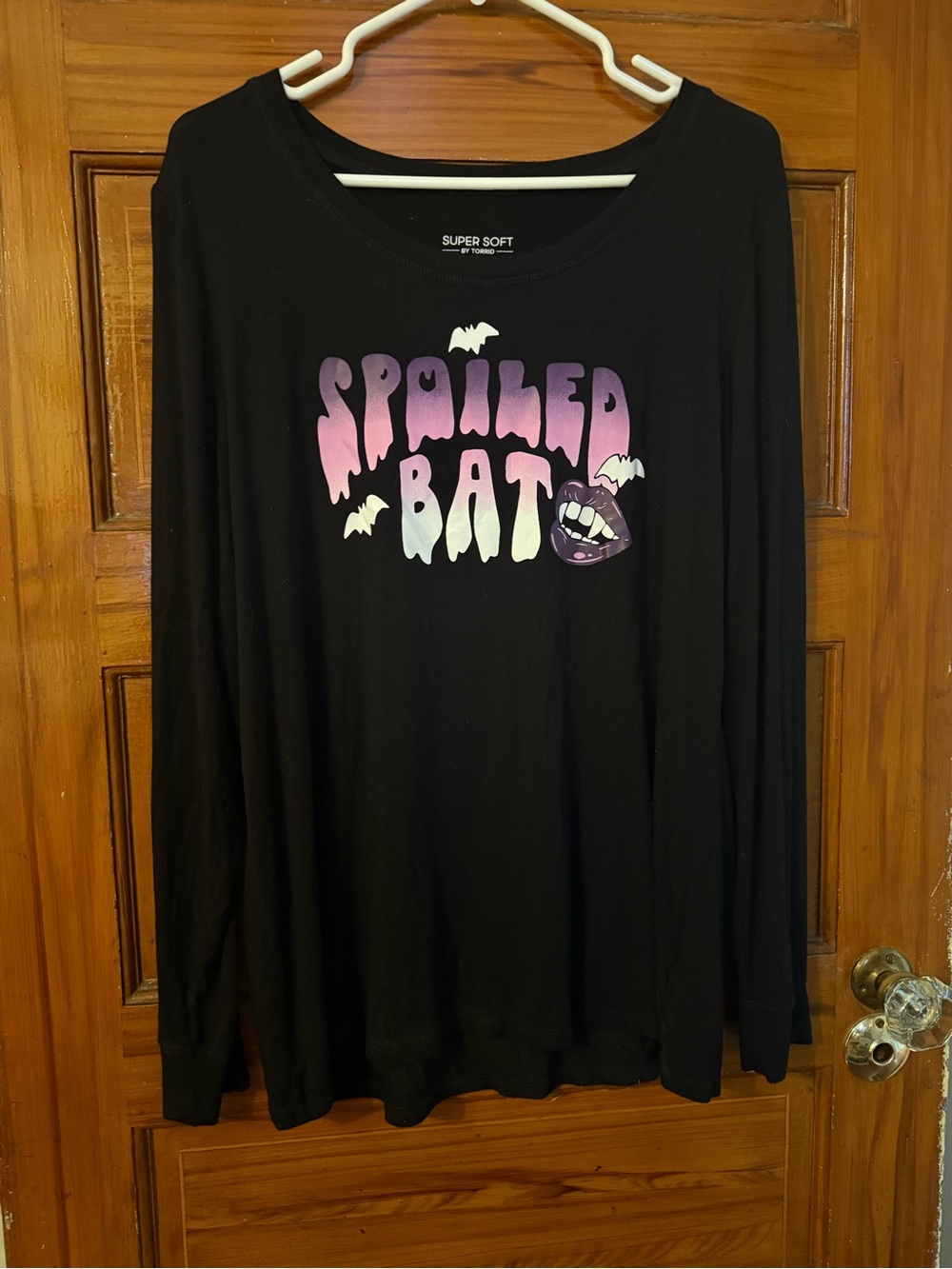 Torrid Black Long Sleeve 'Spoiled Bat' Graphic Sleep Top with Pink-Purple Ombre